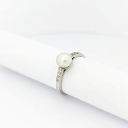Bague en or blanc diamants et perle - Castafiore