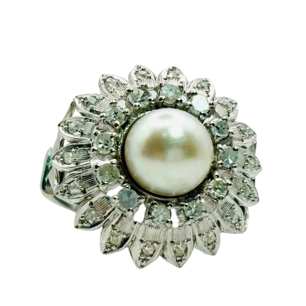 Bague en or blanc, diamants, et perle - Castafiore