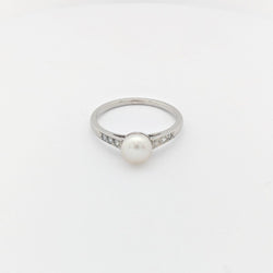Bague en or blanc diamants et perle - Castafiore