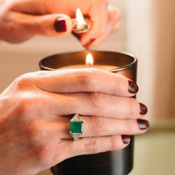 Bague en or blanc, émeraude de Colombie et diamants - Castafiore