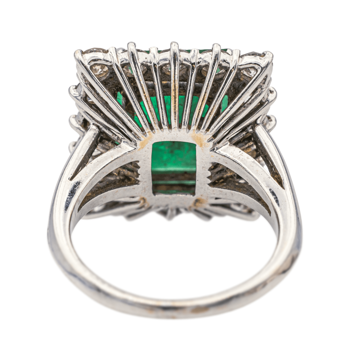 Bague en or blanc, émeraude et diamants - Castafiore