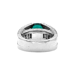 Ring white gold, emerald and diamonds.