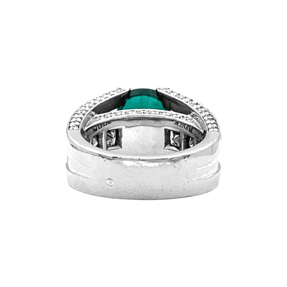 Ring white gold, emerald and diamonds.