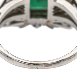 Bague en or blanc, émeraude et diamants - Castafiore