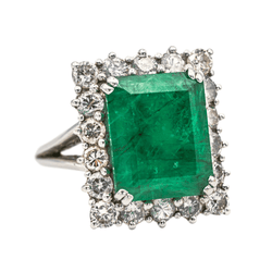 Bague en or blanc, émeraude et diamants - Castafiore