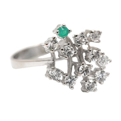Bague en or blanc, émeraude et diamants - Castafiore
