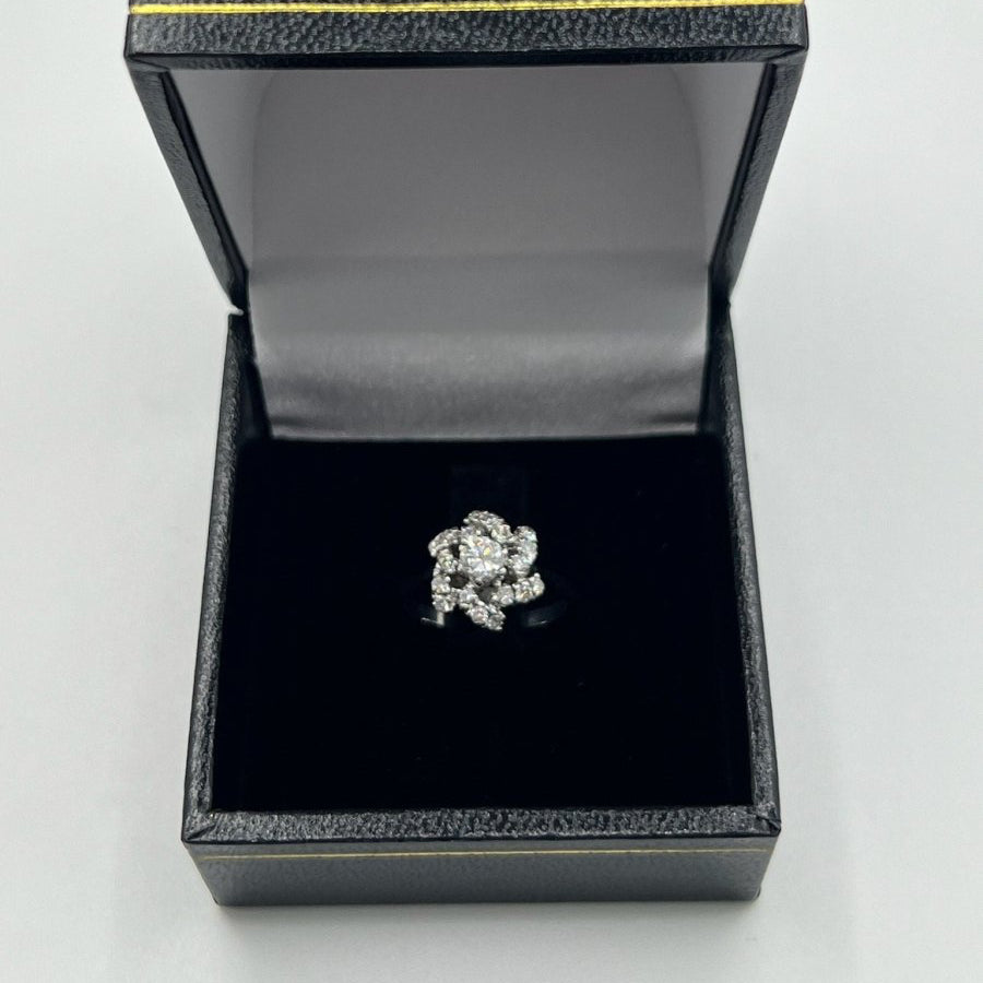 Bague en or blanc et diamants - Castafiore