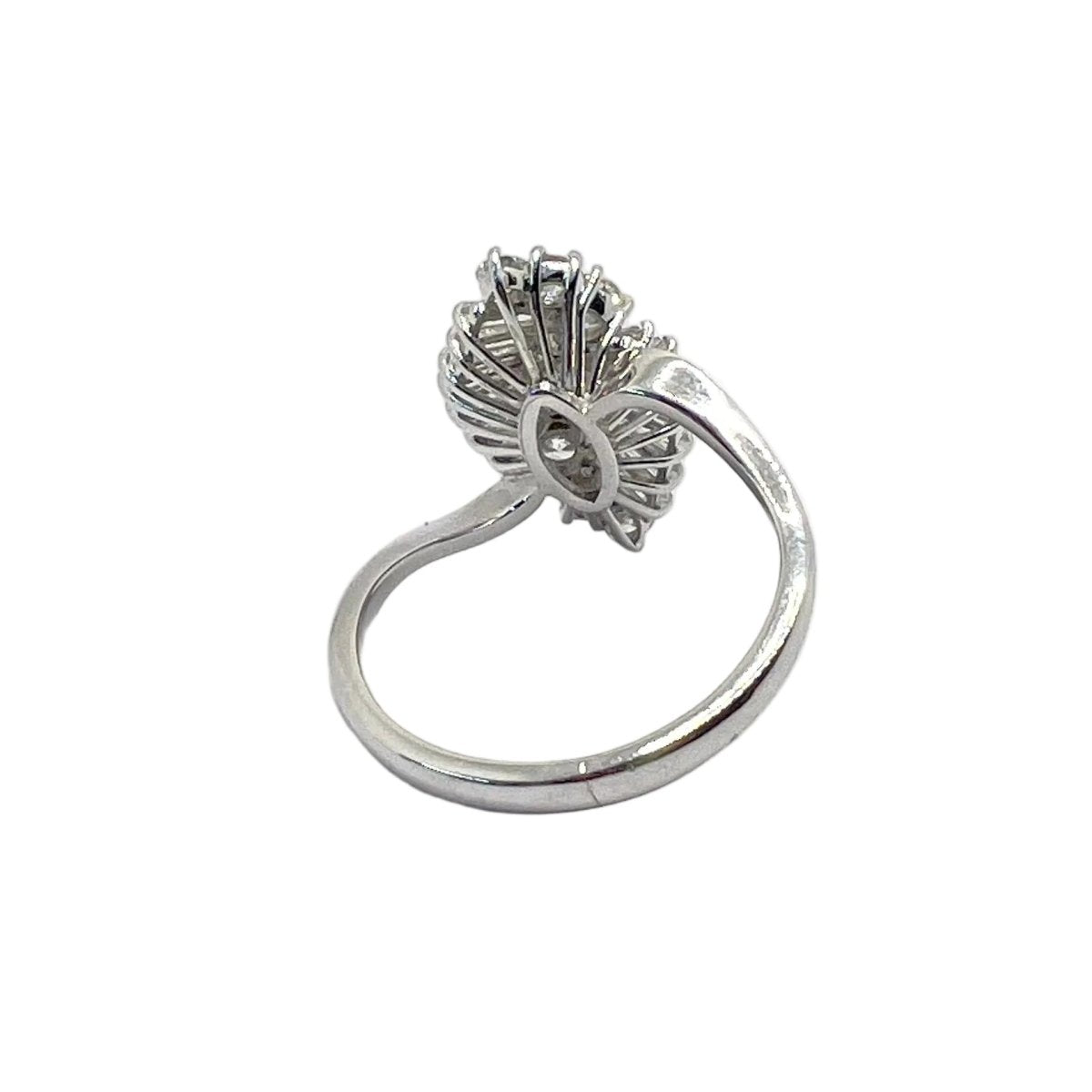 Bague en or blanc et diamants - Castafiore