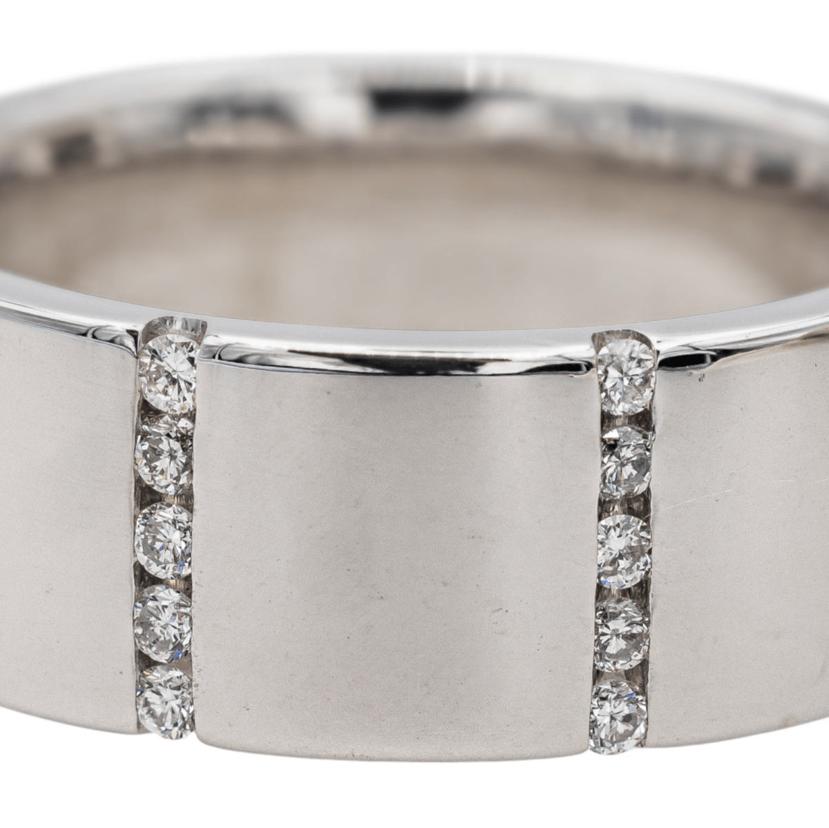 Bague en or blanc et diamants - Castafiore