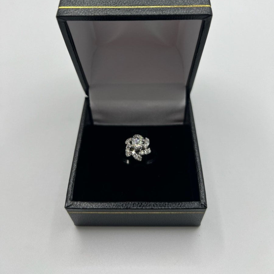 Bague en or blanc et diamants - Castafiore