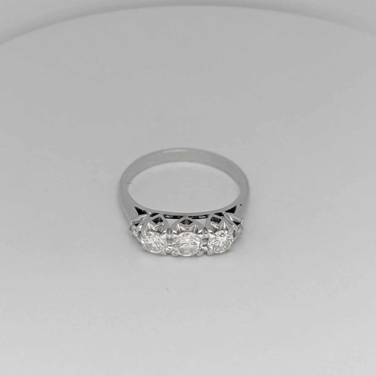 Bague en or blanc et diamants - Castafiore