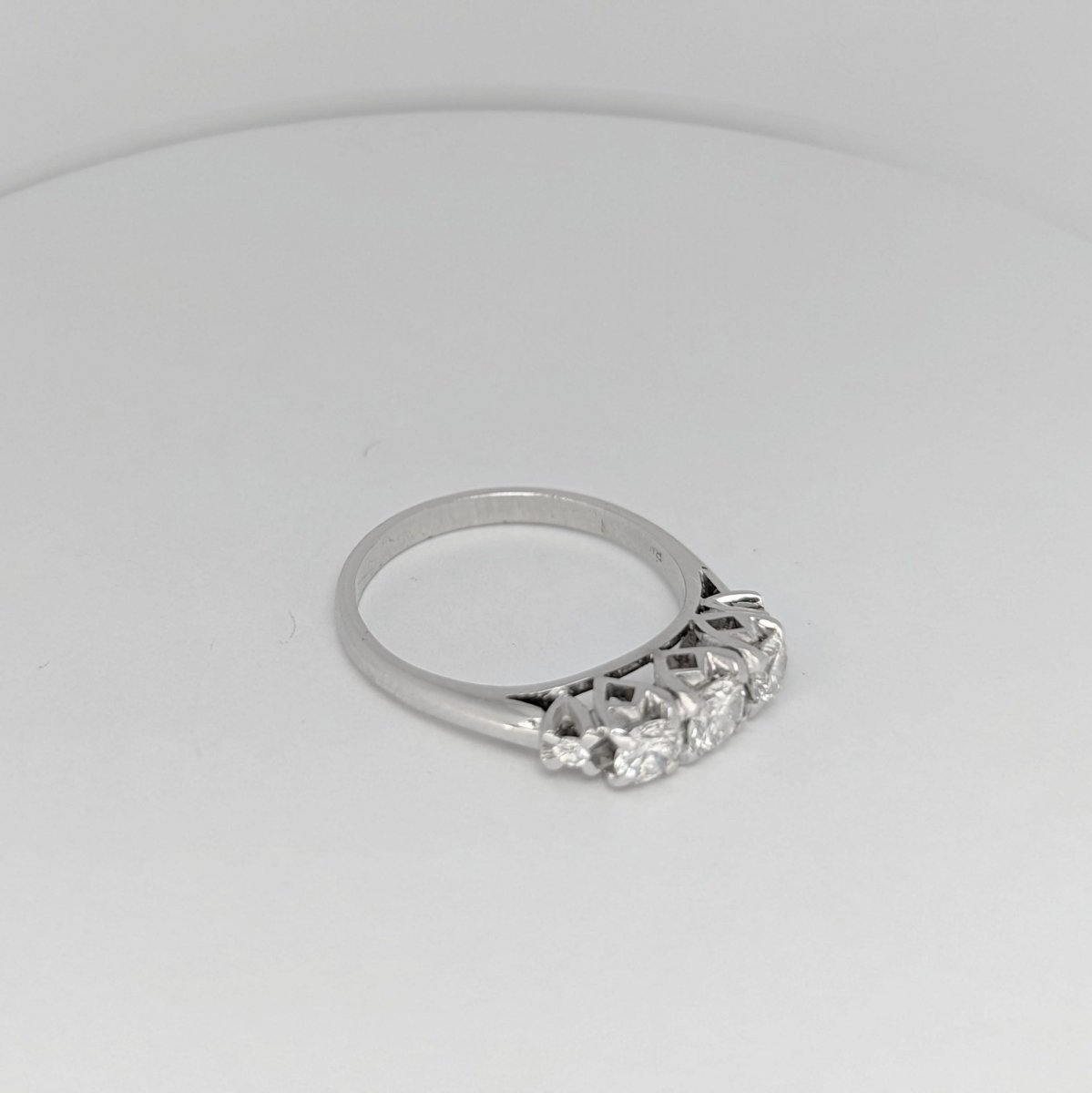 Bague en or blanc et diamants - Castafiore