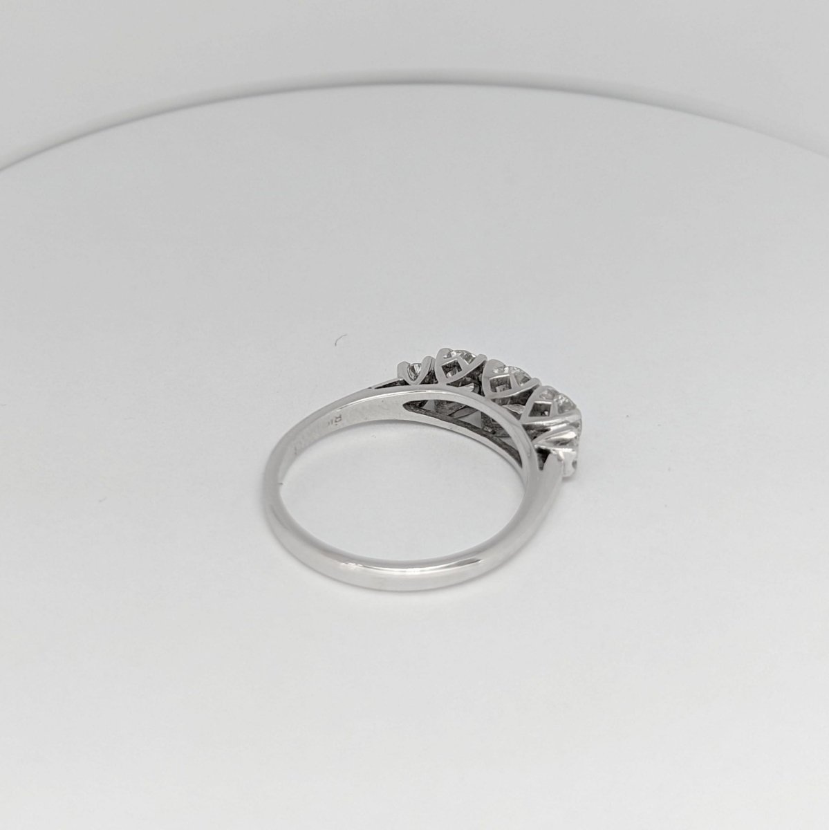 Bague en or blanc et diamants - Castafiore