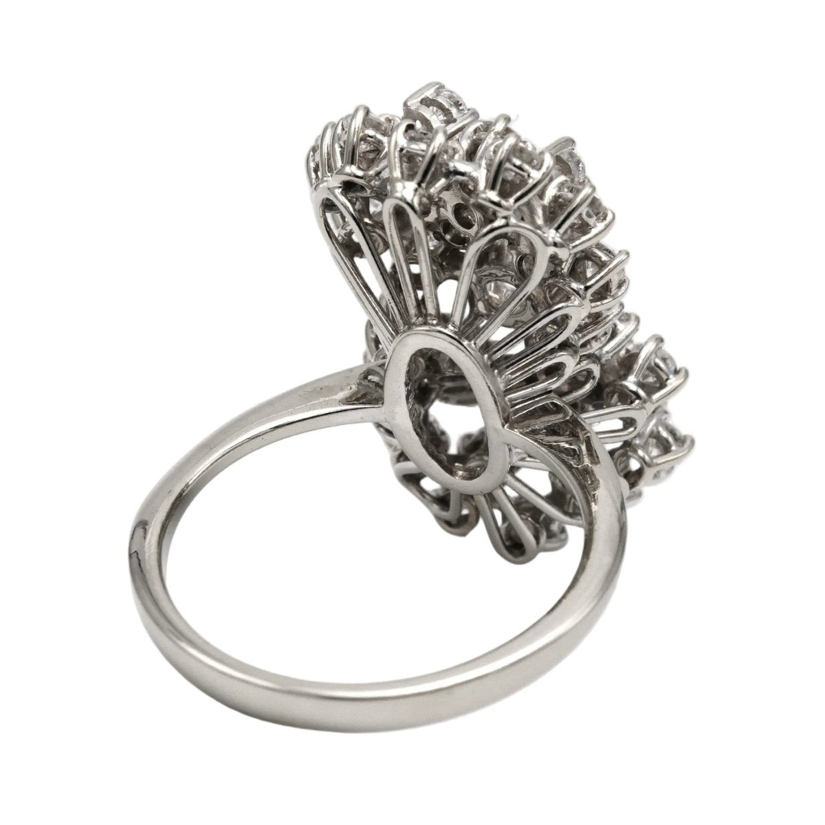 Bague en or blanc et diamants - Castafiore