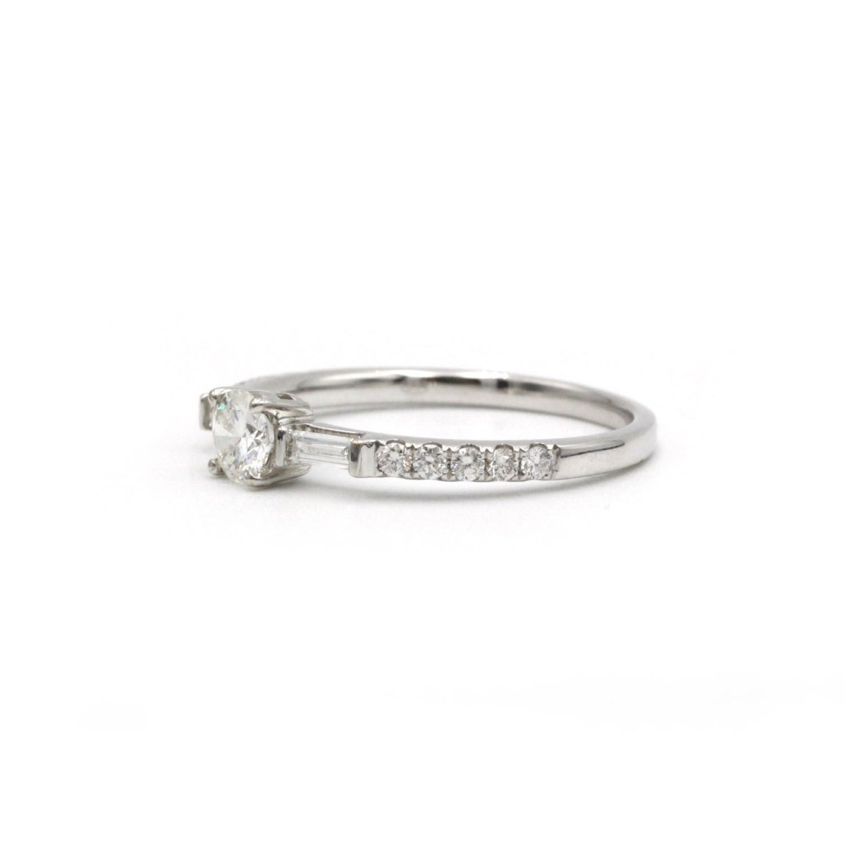 Bague en or blanc et diamants - Castafiore