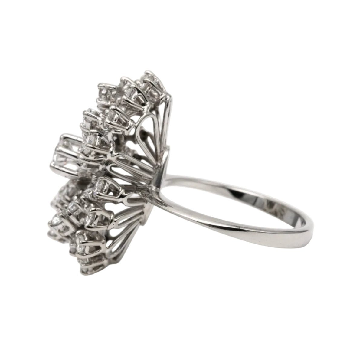Bague en or blanc et diamants - Castafiore