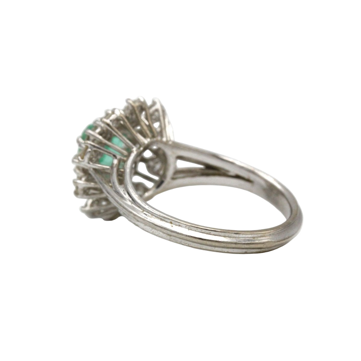 Bague en or blanc et diamants émeraude - Castafiore