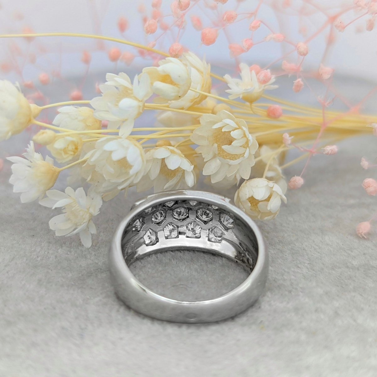 Bague en or blanc et diamants – Motif nid d’abeille - Castafiore