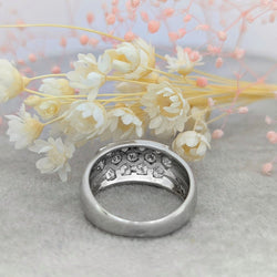 Bague en or blanc et diamants – Motif nid d’abeille - Castafiore