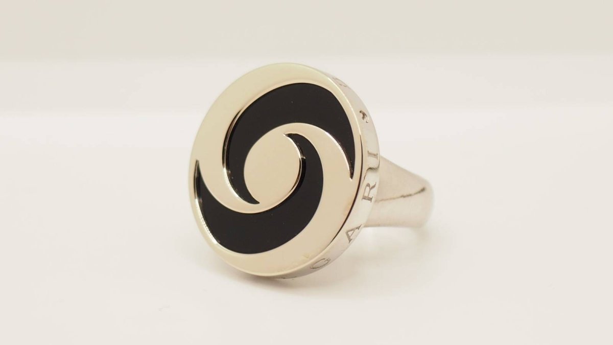 Bague en or blanc et onyx Yin Yang Bulgari - Castafiore