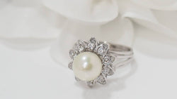 Bague en or blanc, perle de culture et diamants - Castafiore