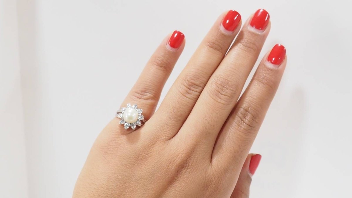 Bague en or blanc, perle de culture et diamants - Castafiore