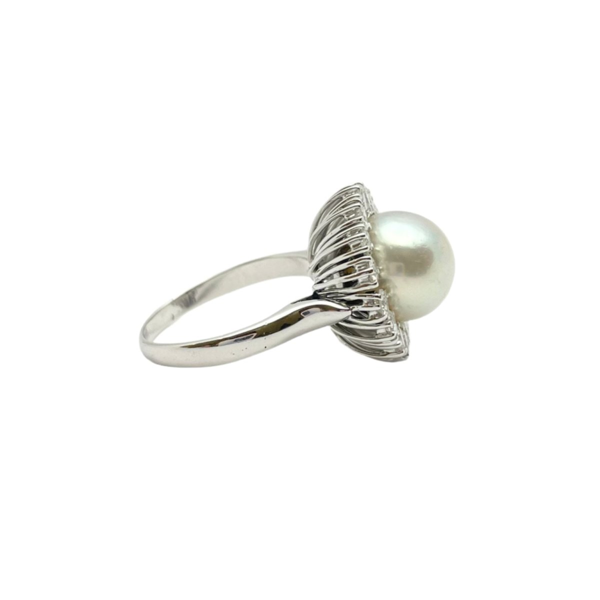 Bague en or blanc, perle de culture et diamants - Castafiore