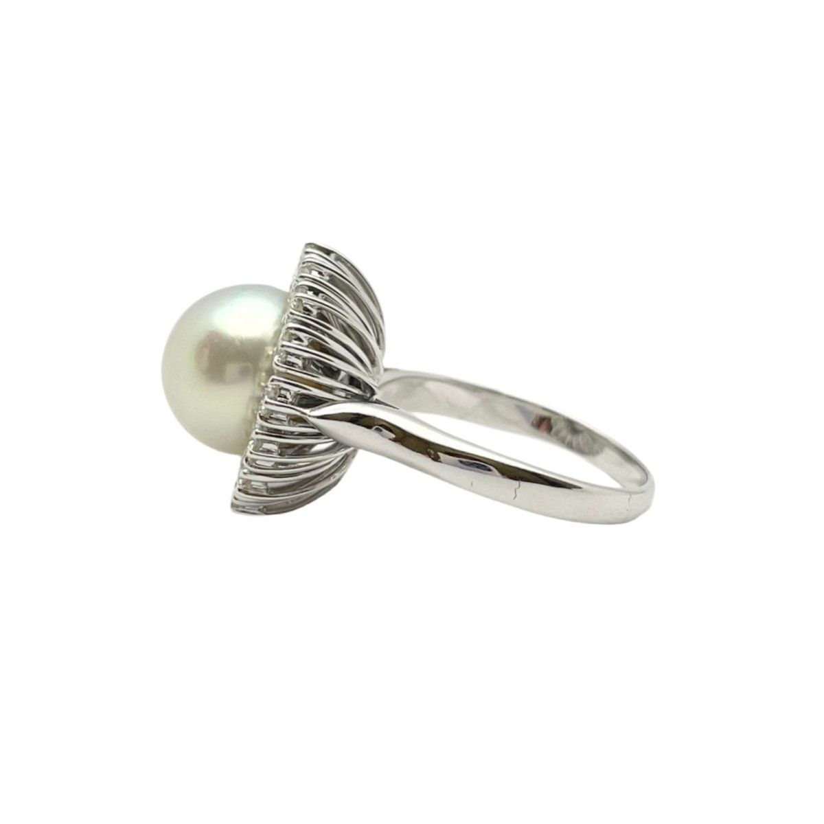 Bague en or blanc, perle de culture et diamants - Castafiore