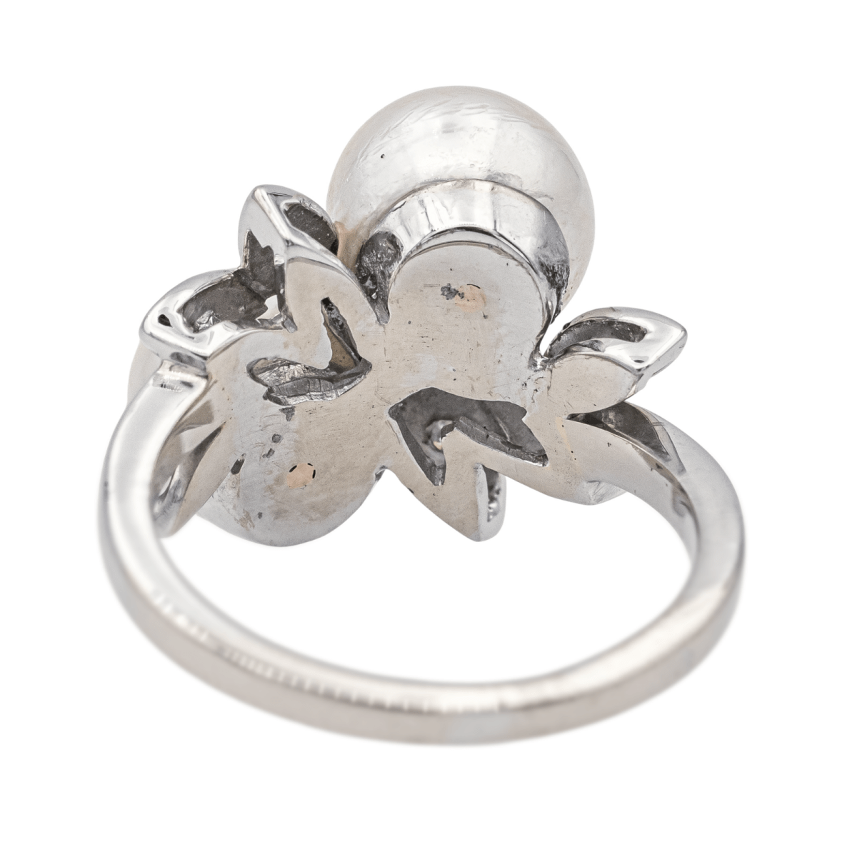 Bague en or blanc, perles et diamants - Castafiore