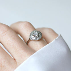 Bague en or blanc, platine, et diamants - Castafiore