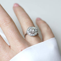 Bague en or blanc, platine, et diamants - Castafiore
