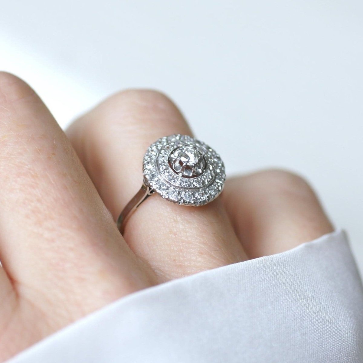 Bague en or blanc, platine, et diamants - Castafiore