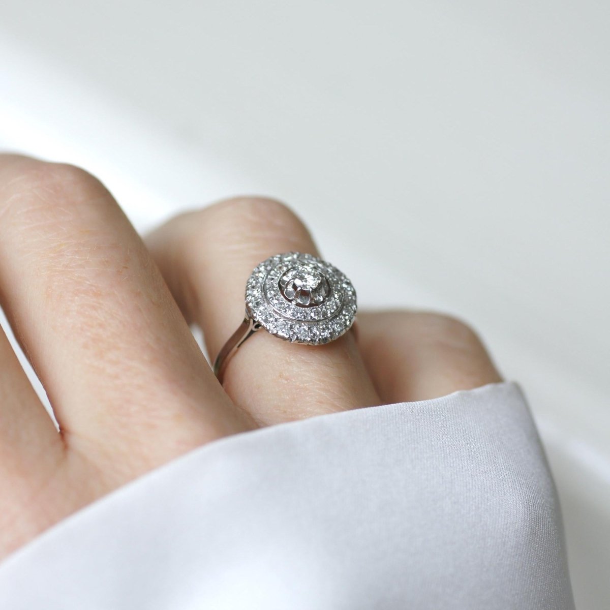 Bague en or blanc, platine, et diamants - Castafiore