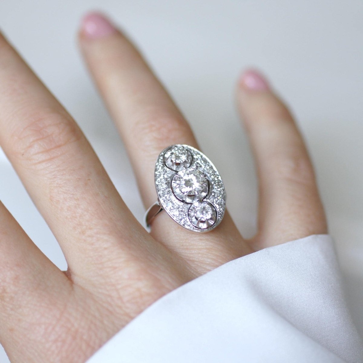 Bague en or blanc, platine, et diamants - Castafiore