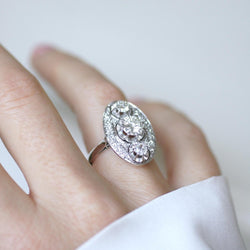 Bague en or blanc, platine, et diamants - Castafiore