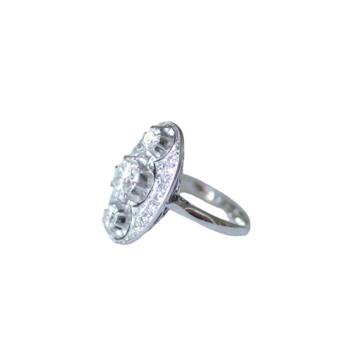 Bague en or blanc, platine, et diamants - Castafiore