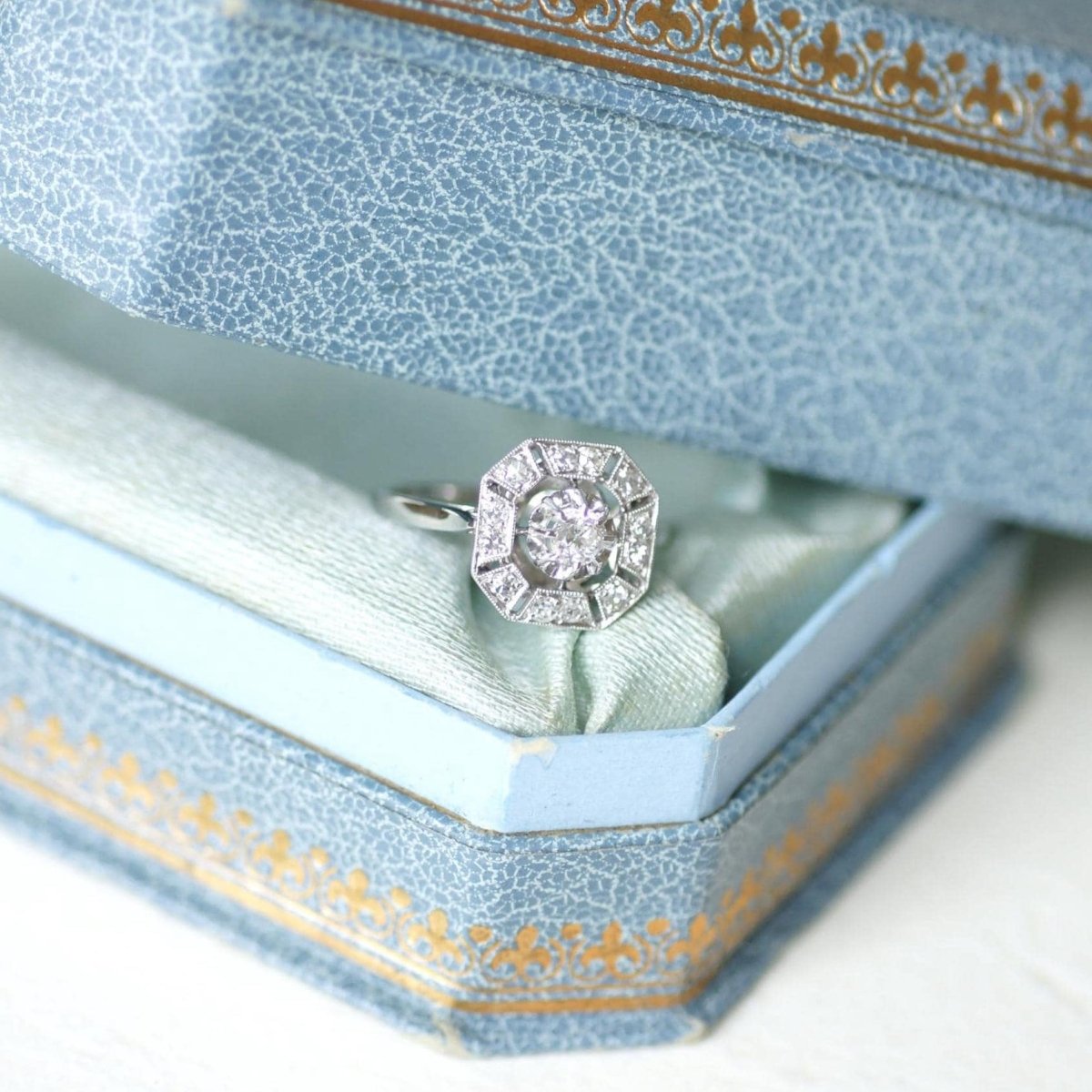 Bague en or blanc, platine et diamants - Castafiore