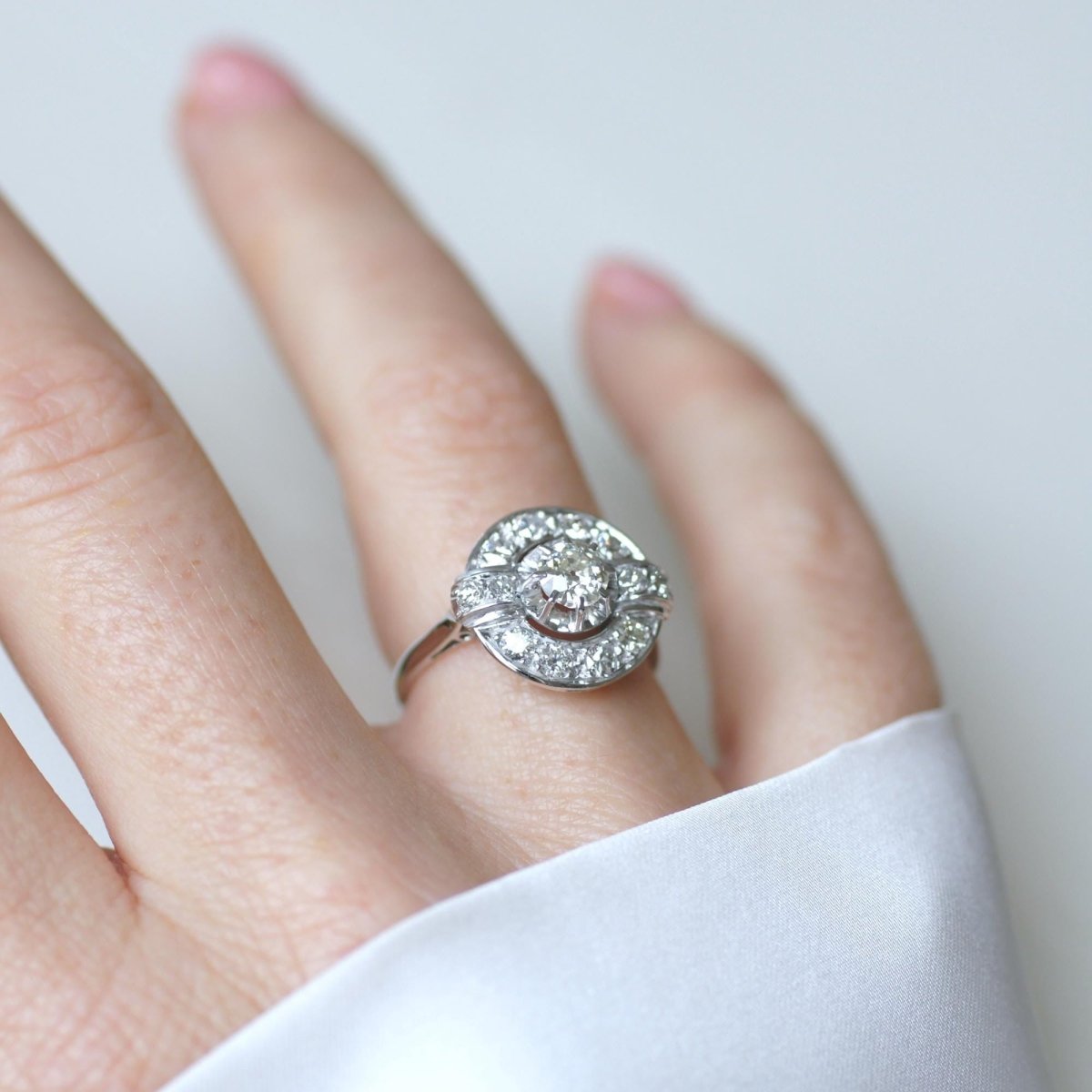 Bague en or blanc, platine, et diamants - Castafiore