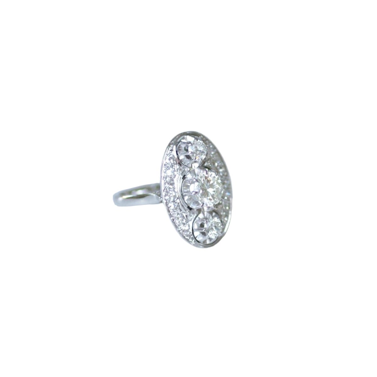 Bague en or blanc, platine, et diamants - Castafiore