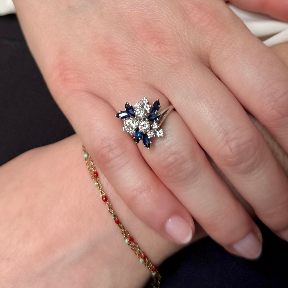 Bague en or blanc, platine, saphirs et diamants - Castafiore
