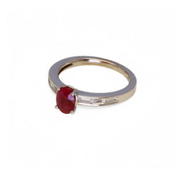 Bague en or blanc rubis et diamants. - Castafiore