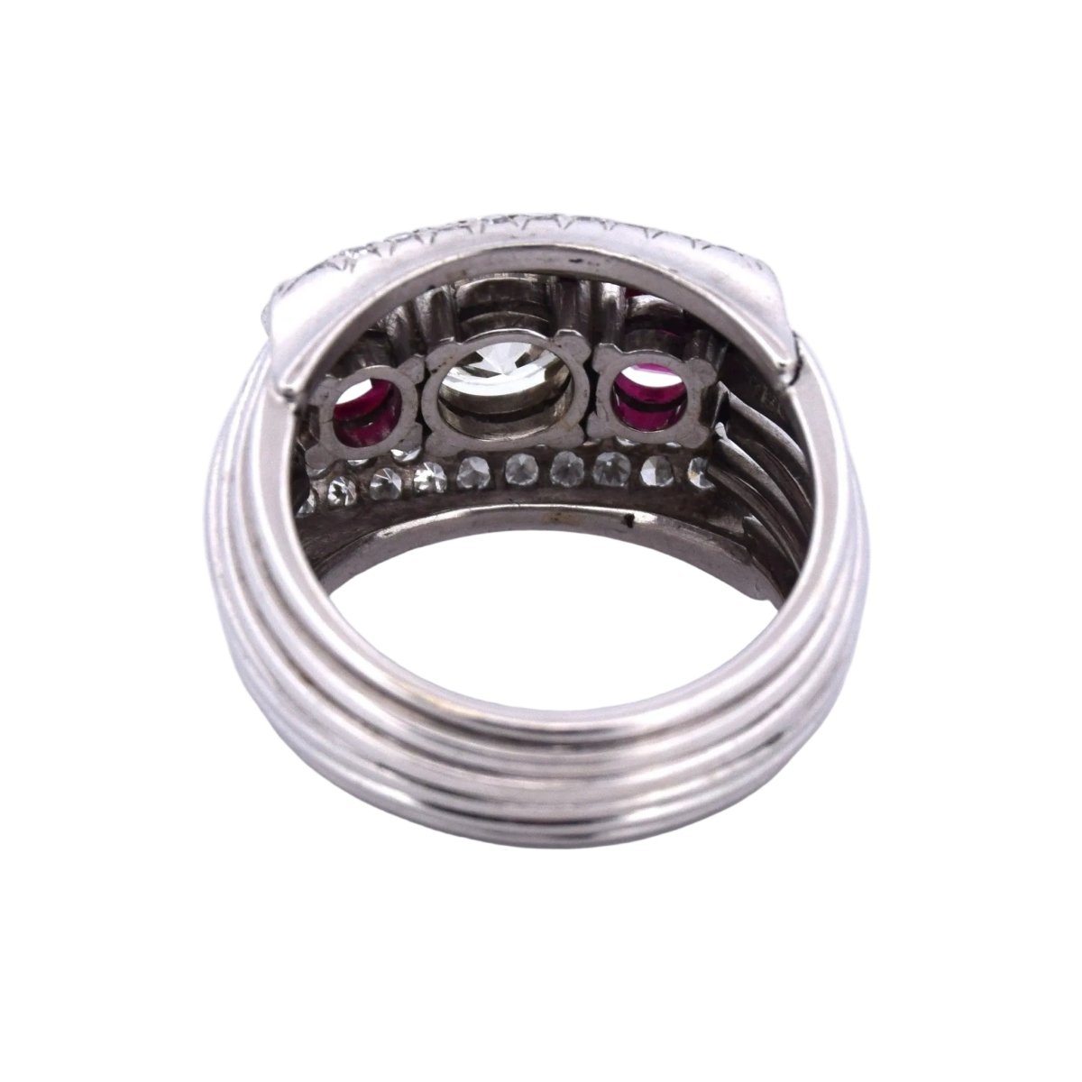 Bague en or blanc, rubis et diamants - Castafiore