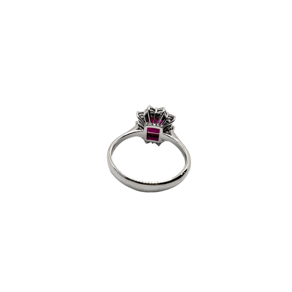 Bague en or blanc, rubis et diamants - Castafiore