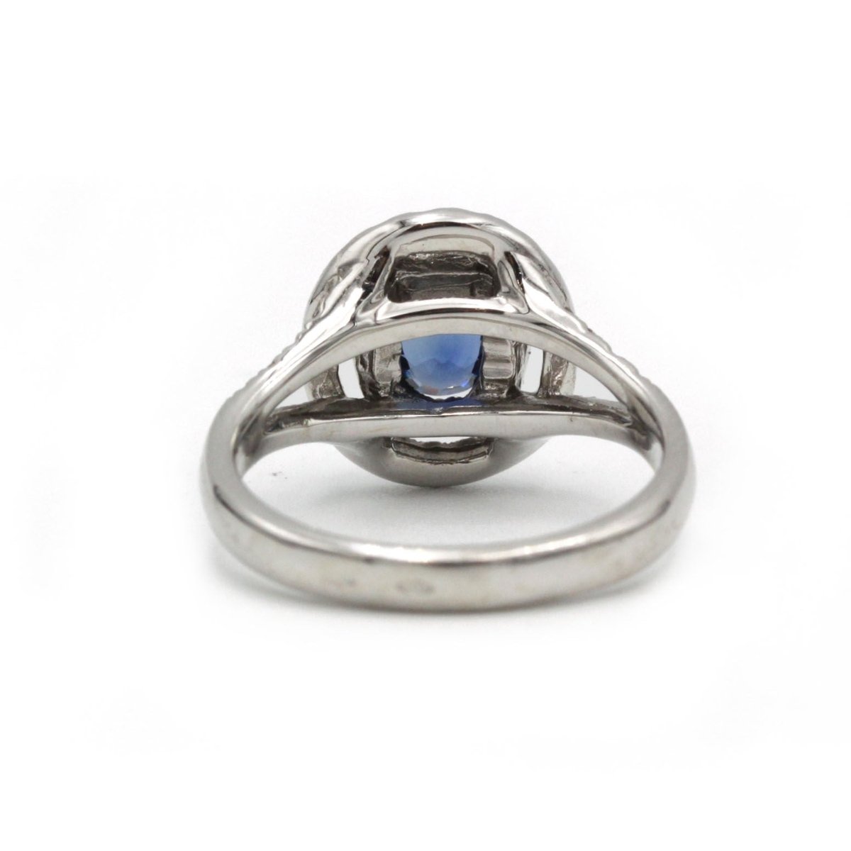 Bague en or blanc, saphir & diamants - Castafiore