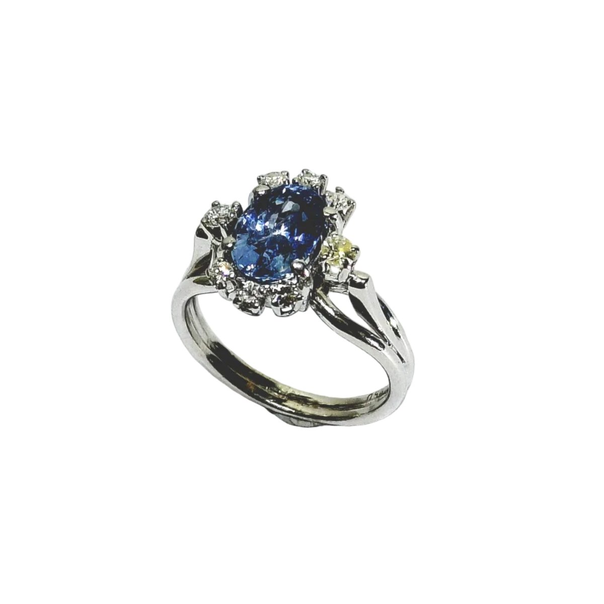 Bague en or blanc, saphir et diamants - Castafiore