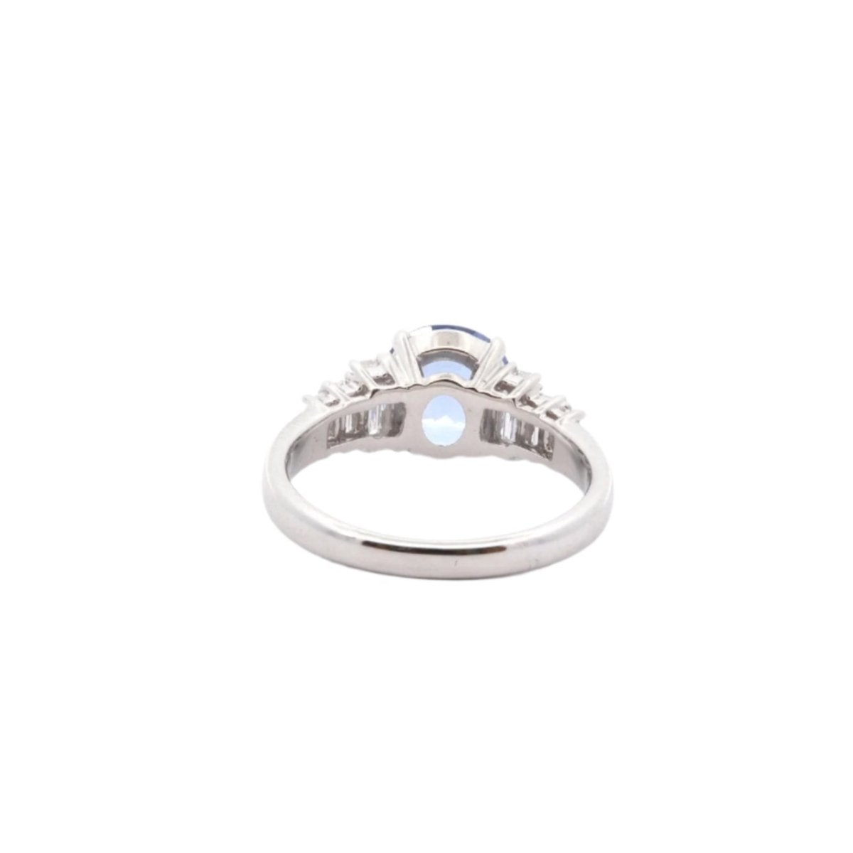 Bague en or blanc, saphir et diamants - Castafiore