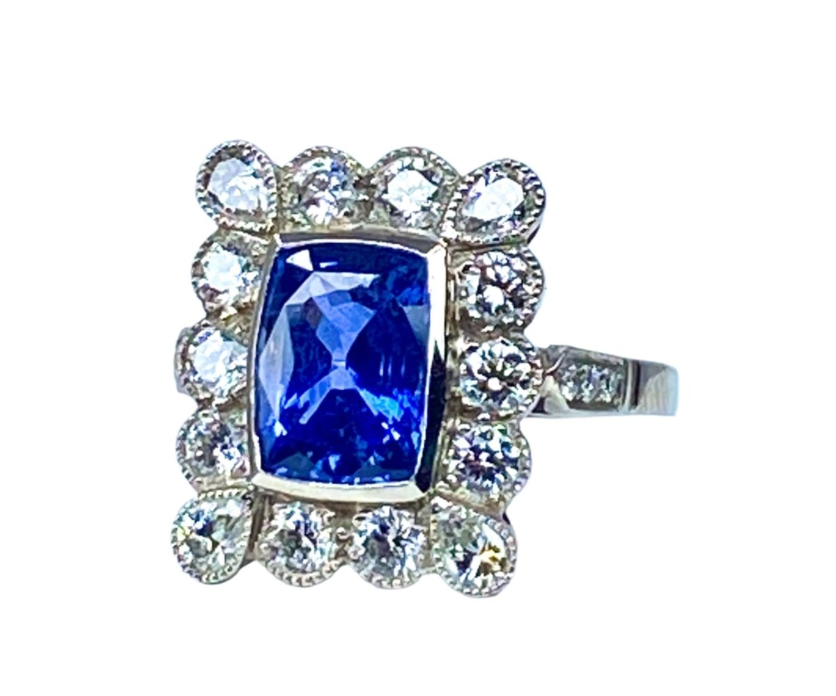 Bague en or blanc, saphir et diamants - Castafiore