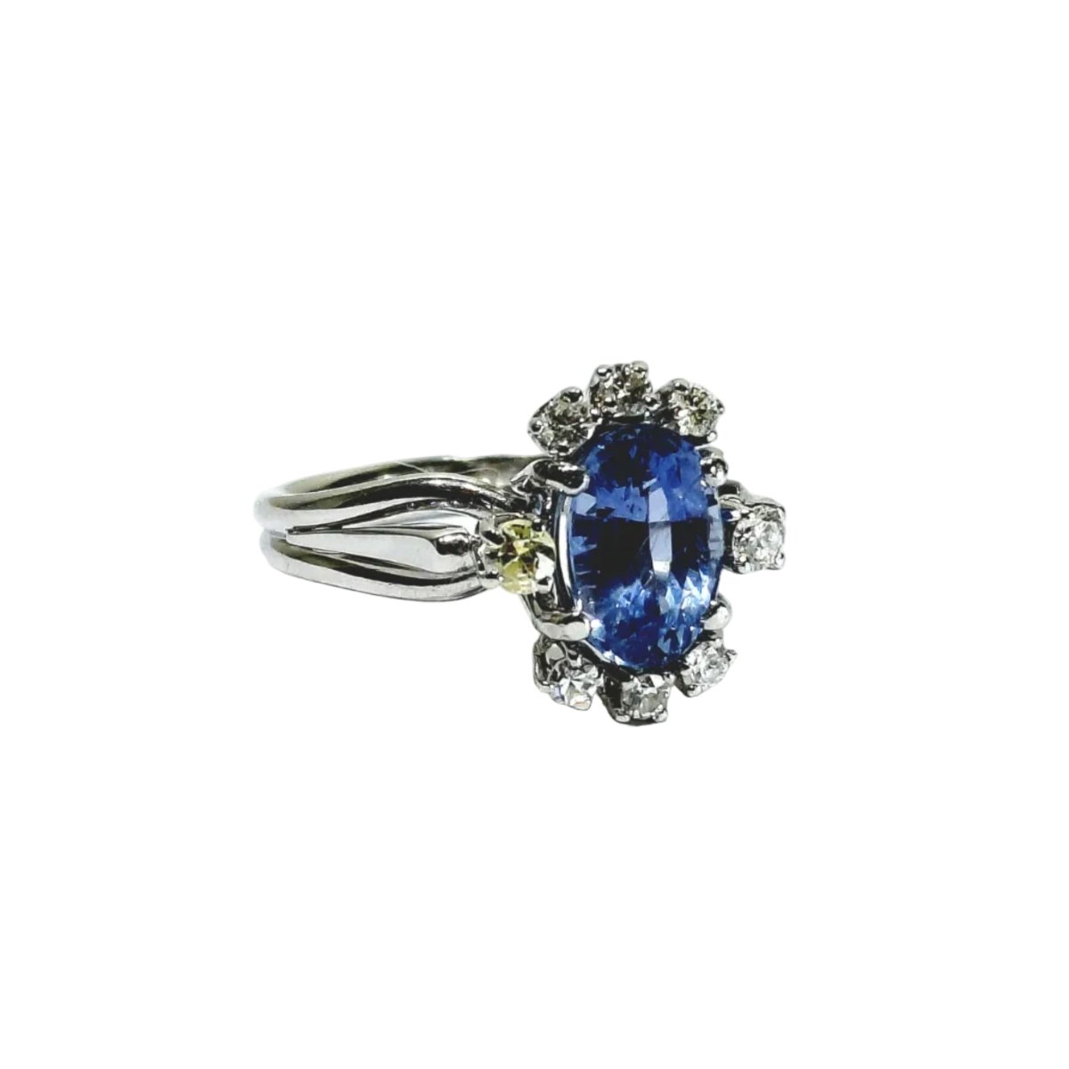 Bague en or blanc, saphir et diamants - Castafiore