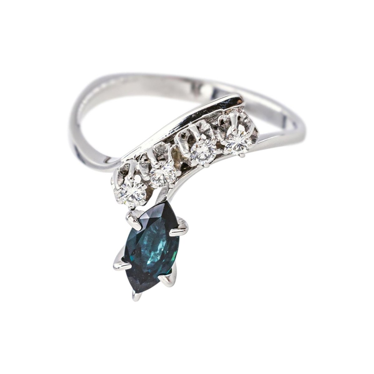 Bague en or blanc, saphir et diamants - Castafiore