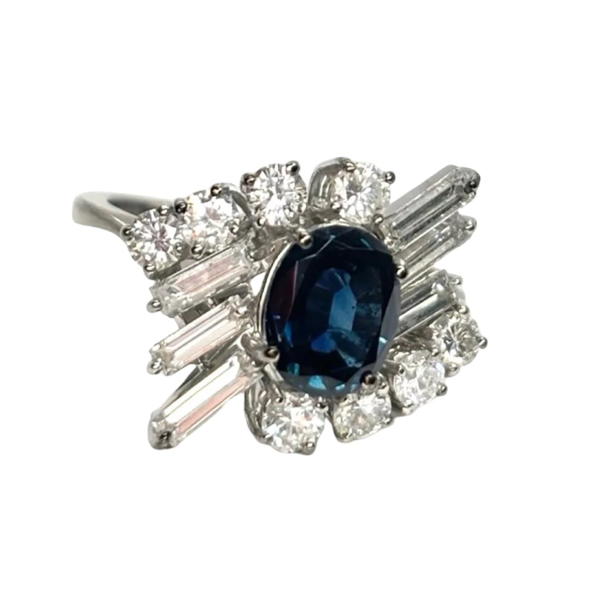 Bague en or blanc, saphir, et diamants - Castafiore